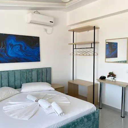 Santa Paola * Sarandë