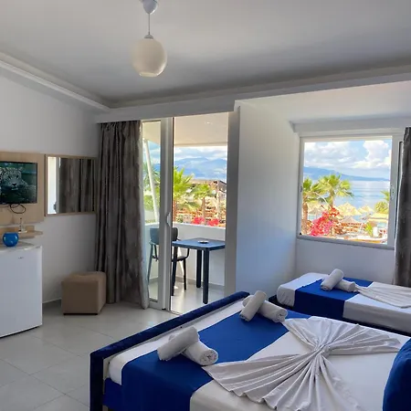 Santa Paola * Sarandë
